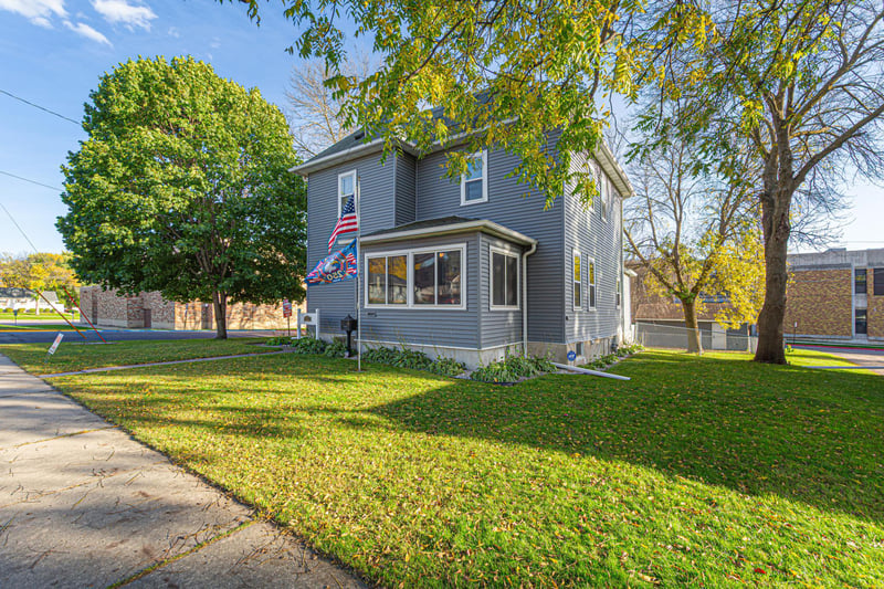 212 Boulevard Ave NE, Montgomery, MN 56069