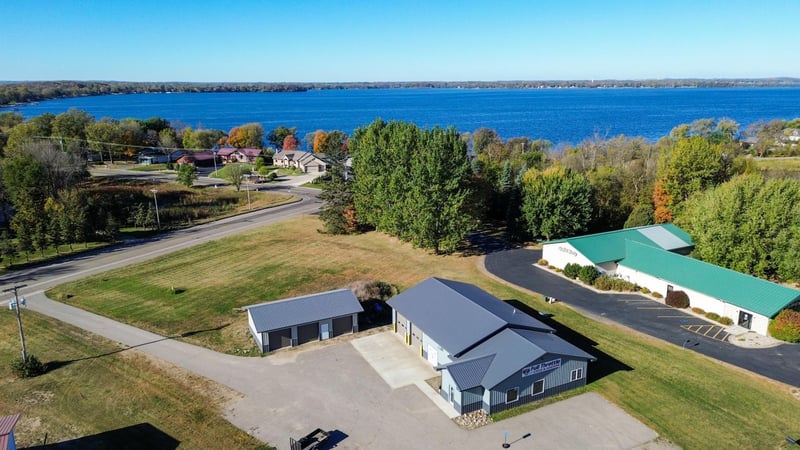 1910 E Shore Dr, Detroit Lakes, MN 56501