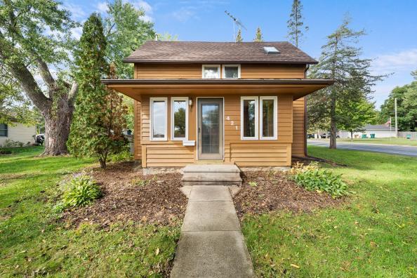 421 Lewis St, River Falls, WI 54022