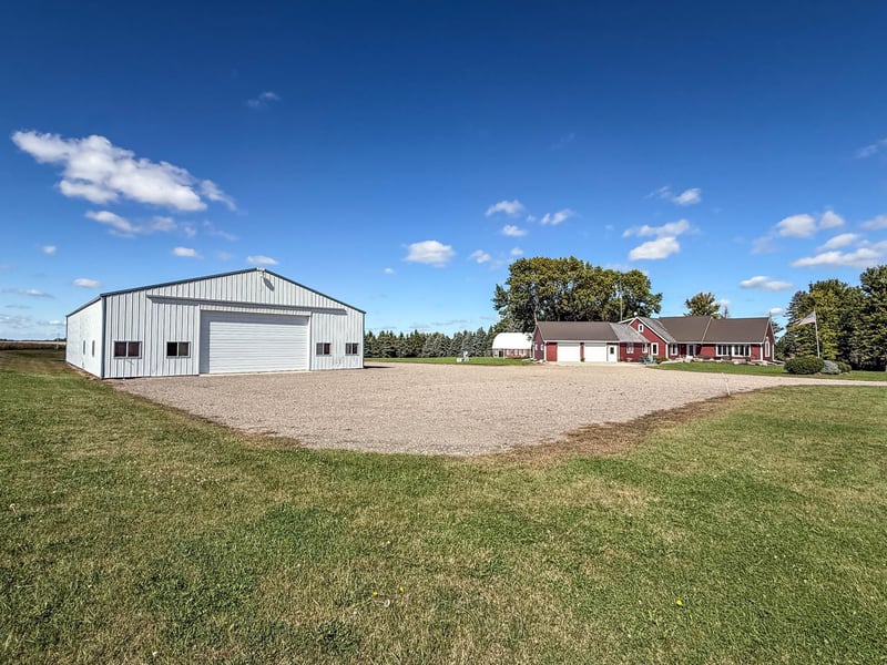 18522 15th St SW, Blomkest, MN 56216