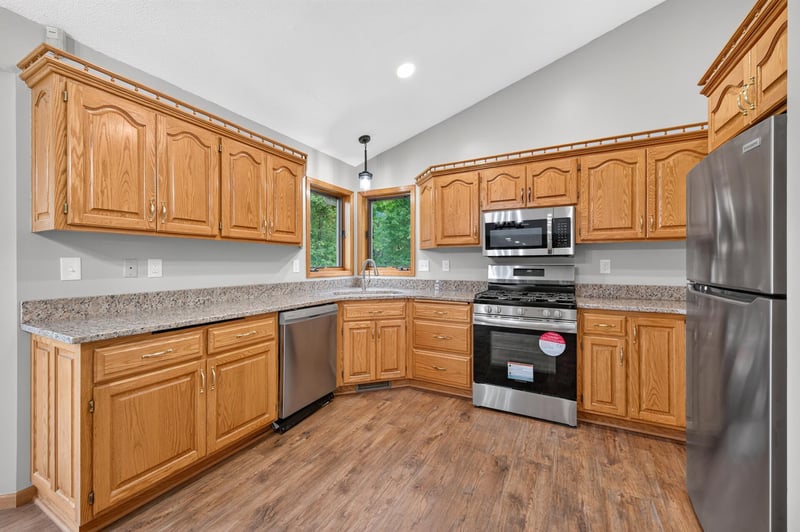 20964 Beaver Dam Ct NE, East Bethel, MN 55011