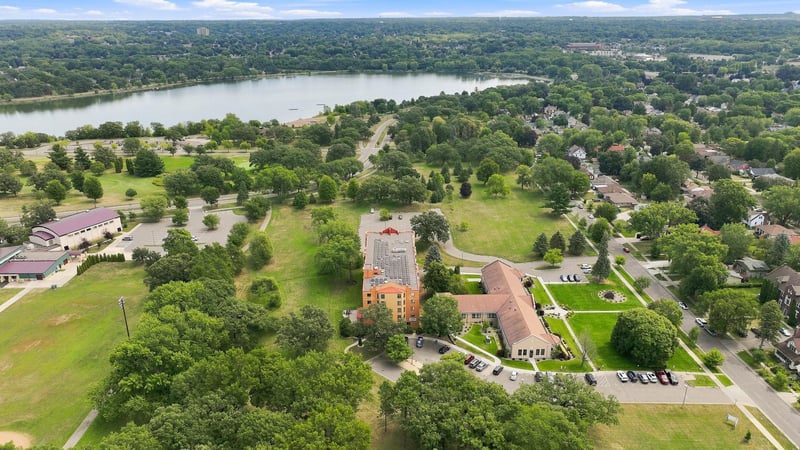 985 Ivy Ave E, Saint Paul, MN 55106