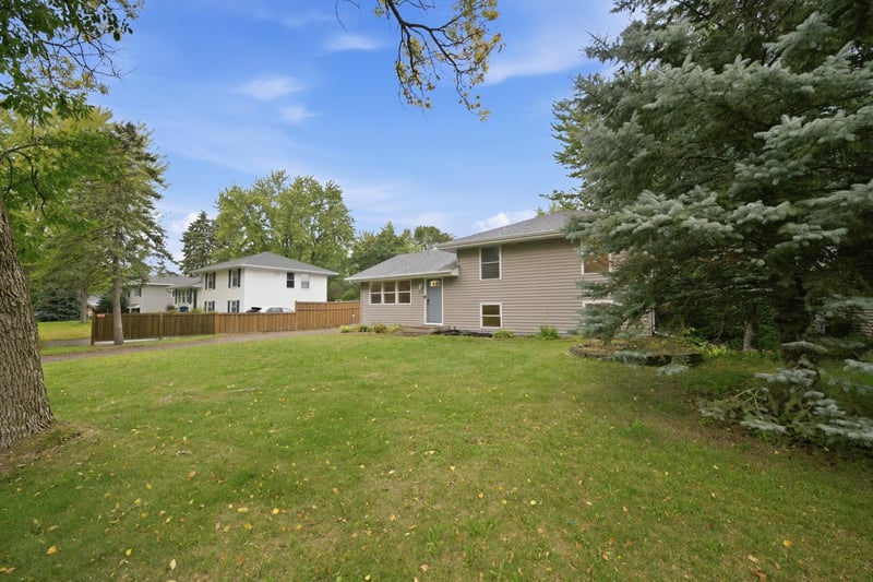 2915 115th Ln NW, Coon Rapids, MN 55433
