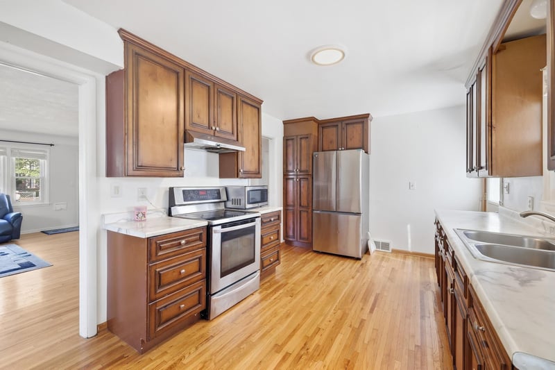 986 Blair Ave, Saint Paul, MN 55104