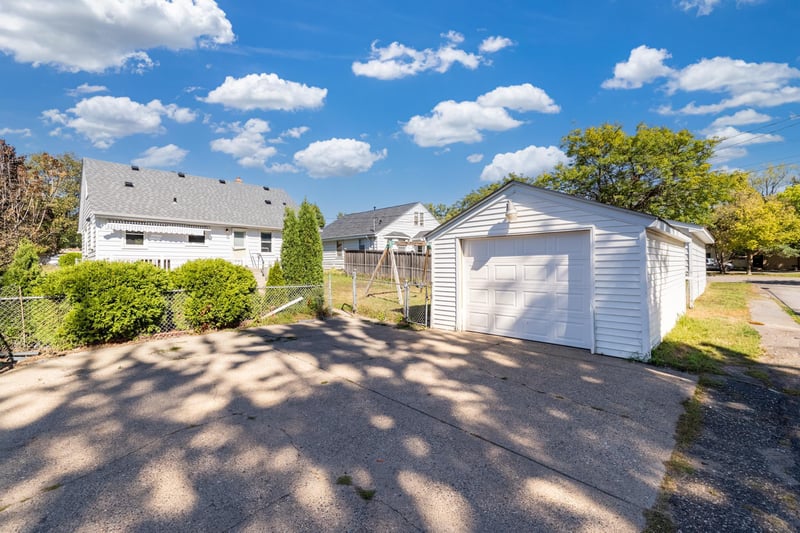 986 Blair Ave, Saint Paul, MN 55104
