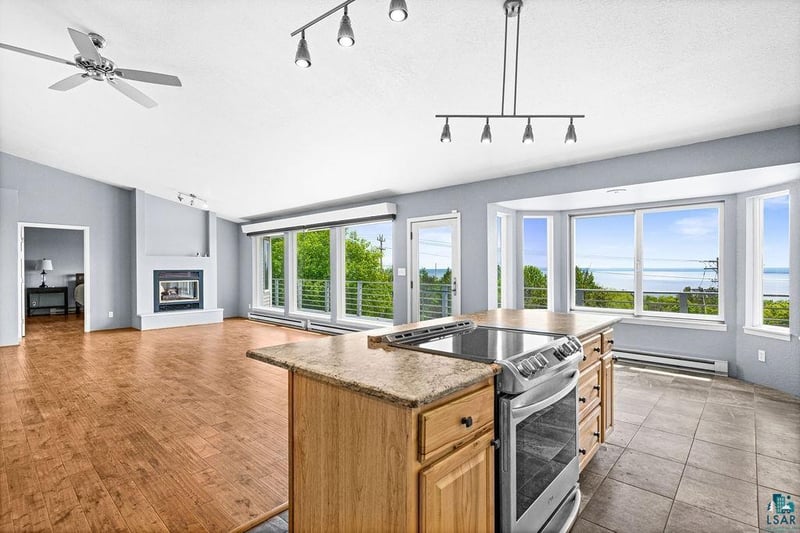 1002 Martha St, Duluth, MN 55805