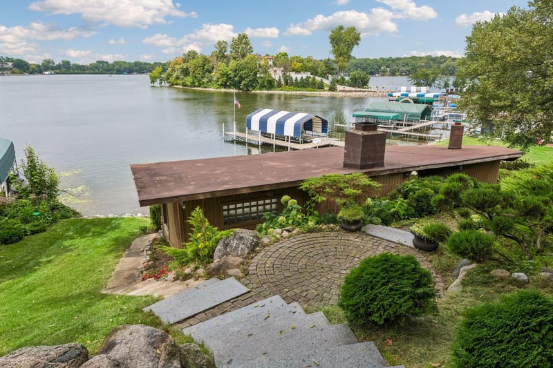 21210 Excelsior Blvd, Greenwood, MN 55331
