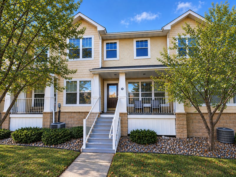 1240 County Road D E #3, Maplewood, MN 55109
