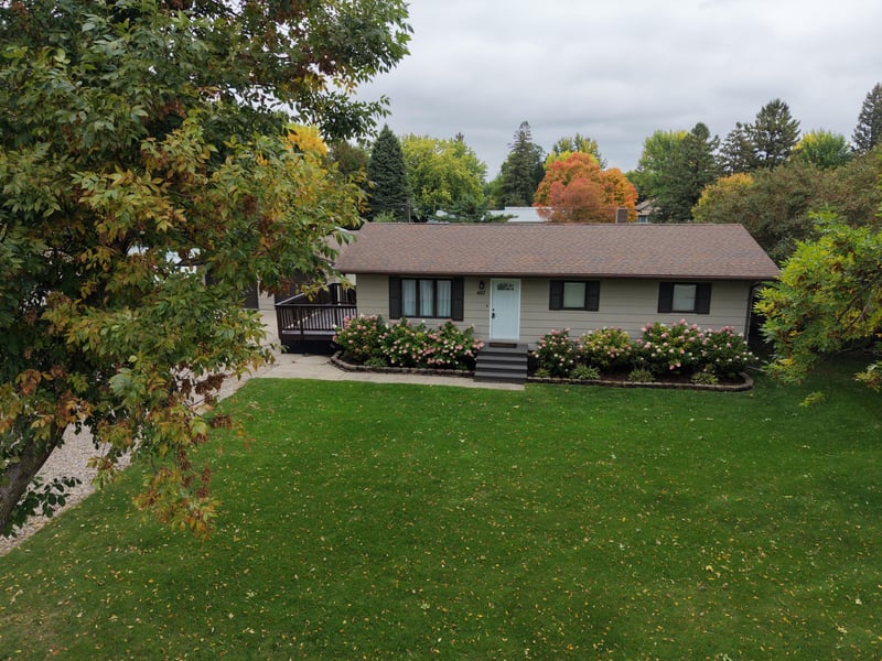 407 W Washington Ave, Mahnomen, MN 56557