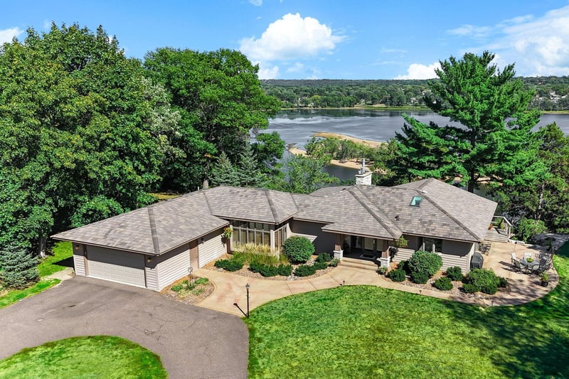 1963 Quant Ave N, Stillwater, MN 55082