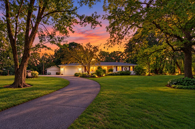 22015 Pillsbury Ave, Lakeville, MN 55044