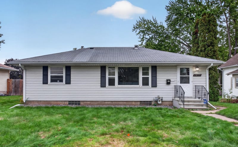 4413 Monroe St NE, Columbia Heights, MN 55421