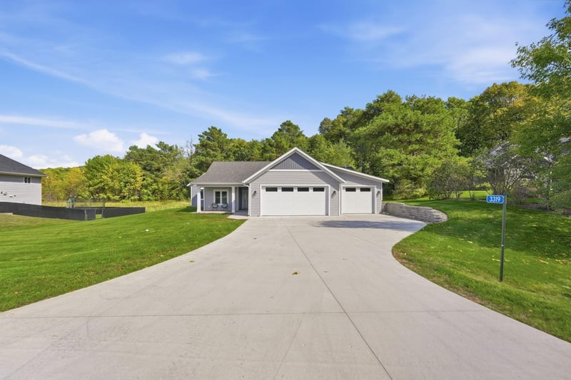 3319 Lakecrest Rd NE, Alexandria, MN 56308