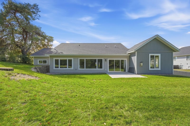 3319 Lakecrest Rd NE, Alexandria, MN 56308