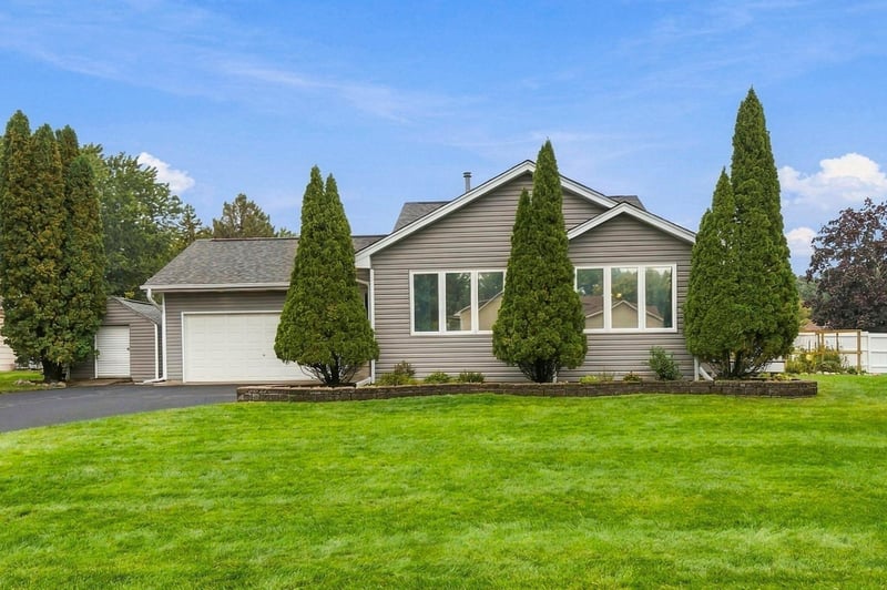 2905 127th Cir NW, Coon Rapids, MN 55448