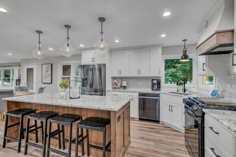 1685 Riverside Ave N, Sartell, MN 56377