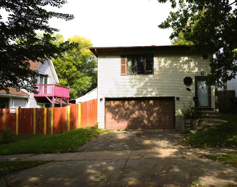 1639 4th St E, Saint Paul, MN 55106