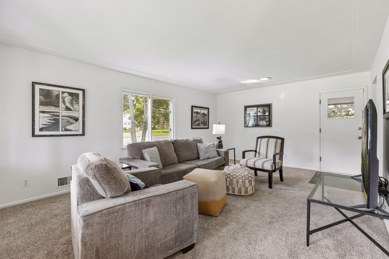 1525 Saint Croix Cir, Golden Valley, MN 55422