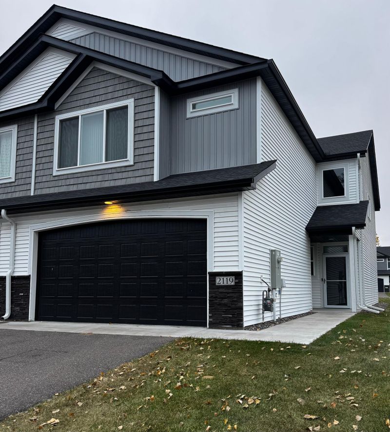2119 Cleveland Ln S, Cambridge, MN 55008