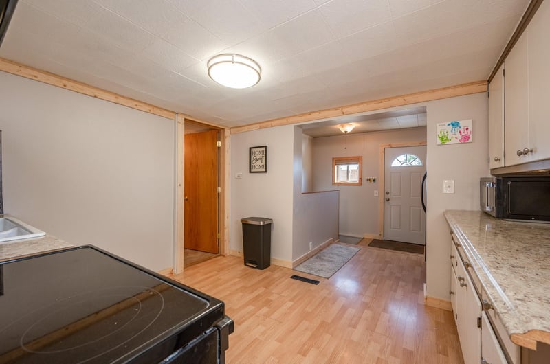 206 Dudley Ave, Coleraine, MN 55722