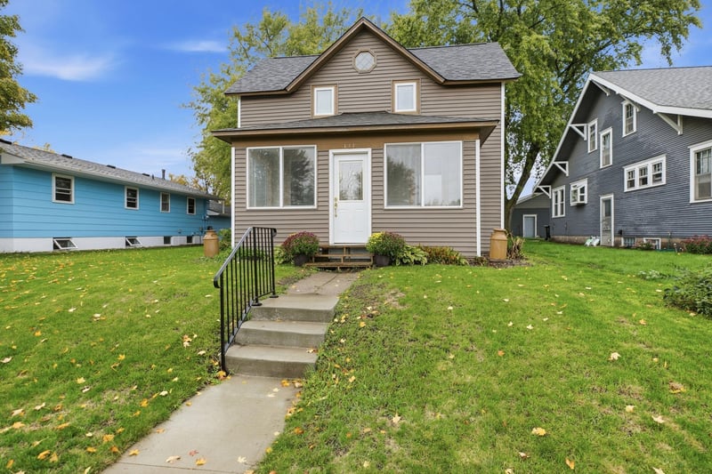 141 3rd St #32, Albany, MN 56307
