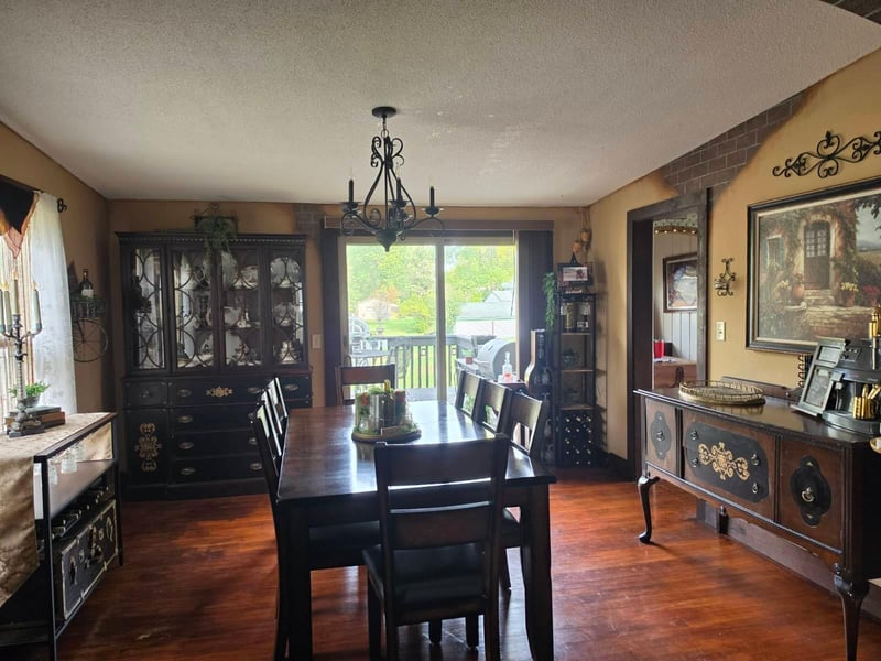 312 4th St, Mora, MN 55051