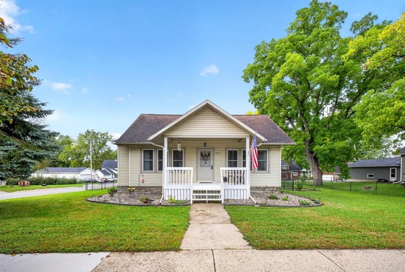 623 Winona St SE, Chatfield, MN 55923