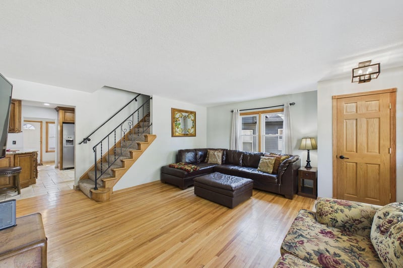 186 Hurley St E, West Saint Paul, MN 55118