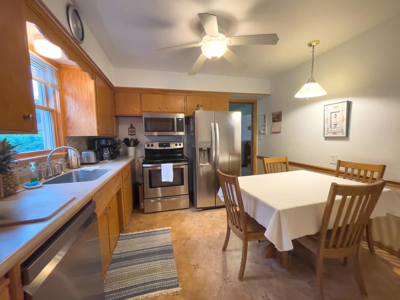 84 Hays Cir, Silver Bay, MN 55614