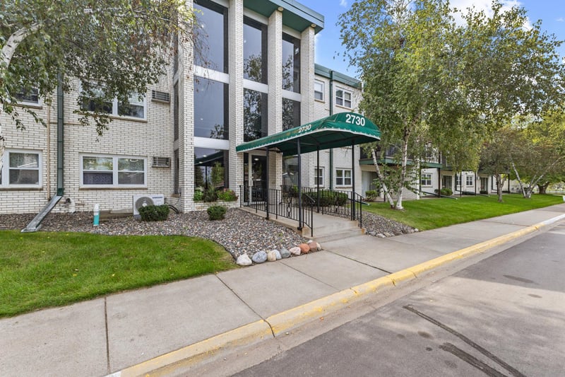2730 Dale St N #D305, Roseville, MN 55113