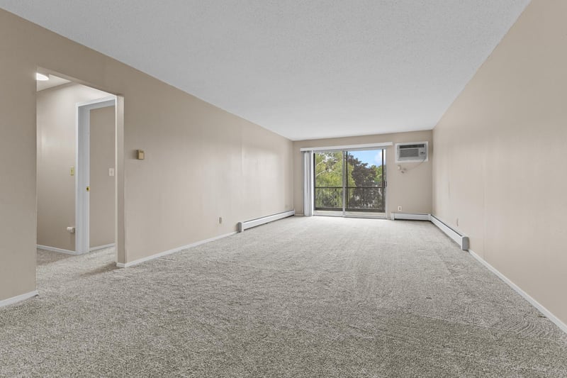 2730 Dale St N #D305, Roseville, MN 55113
