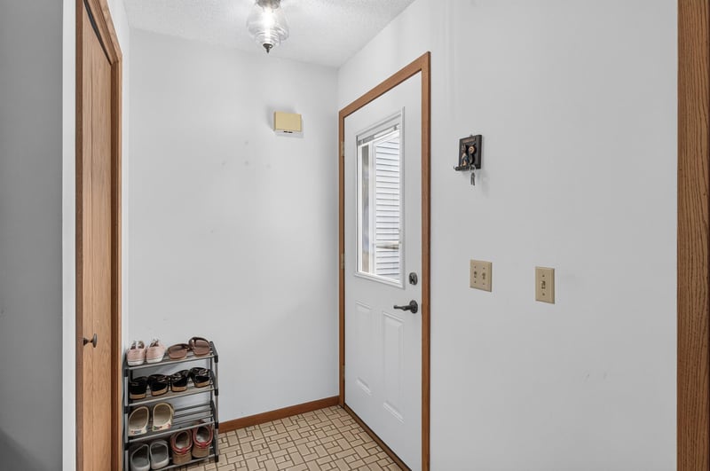 38558 Grand Ave, North Branch, MN 55056