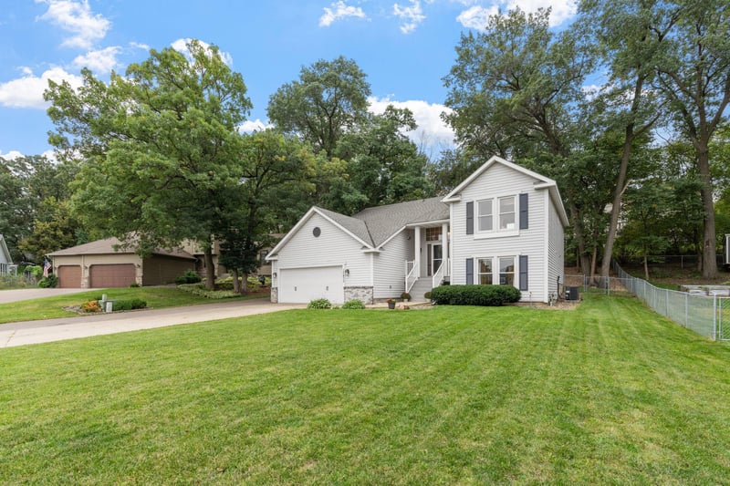 10470 169th St W, Lakeville, MN 55044