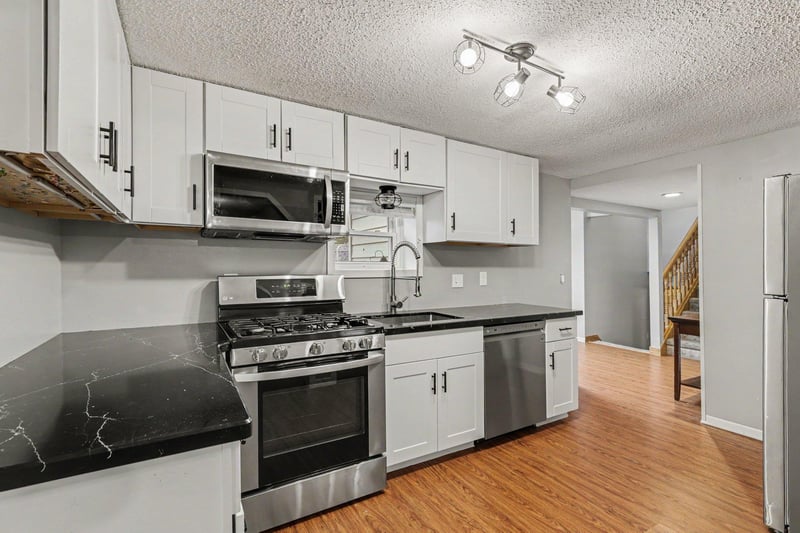 231 Longfellow St NE, Fridley, MN 55432