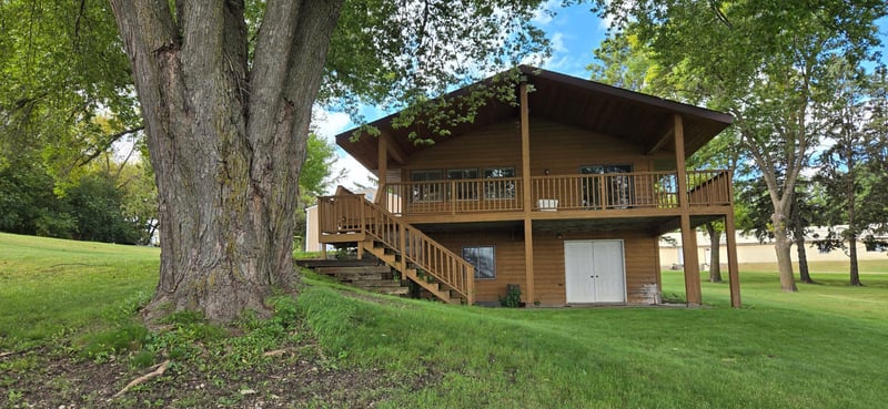 2486 Oliver Ave SW, Cokato, MN 55321