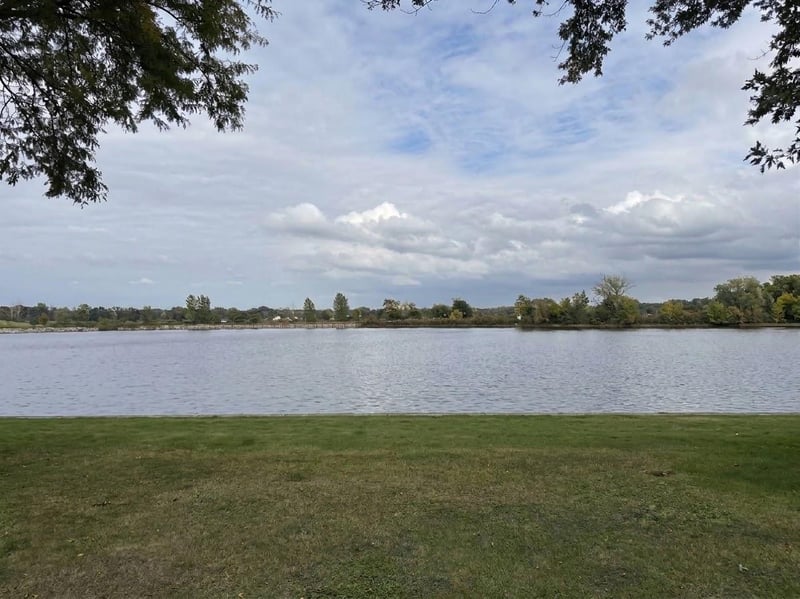2809 Mckenzie Point Rd, Minnetonka, MN 55391