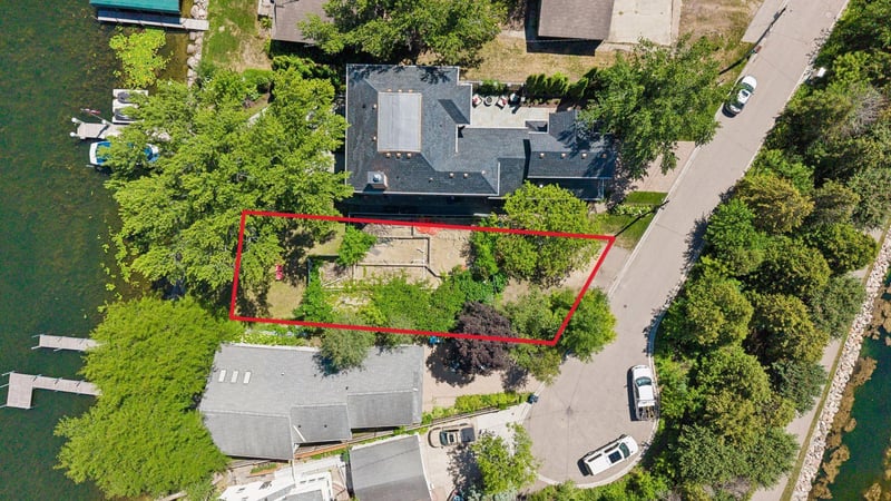 2809 Mckenzie Point Rd, Minnetonka, MN 55391
