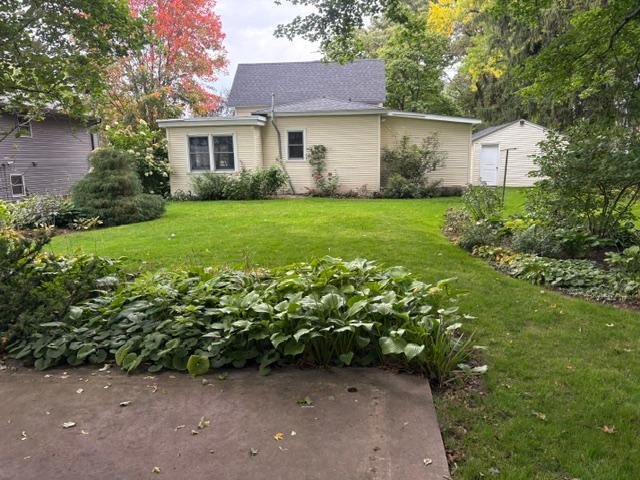 6051 Upper 46th St N, Oakdale, MN 55128