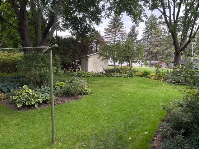 6051 Upper 46th St N, Oakdale, MN 55128