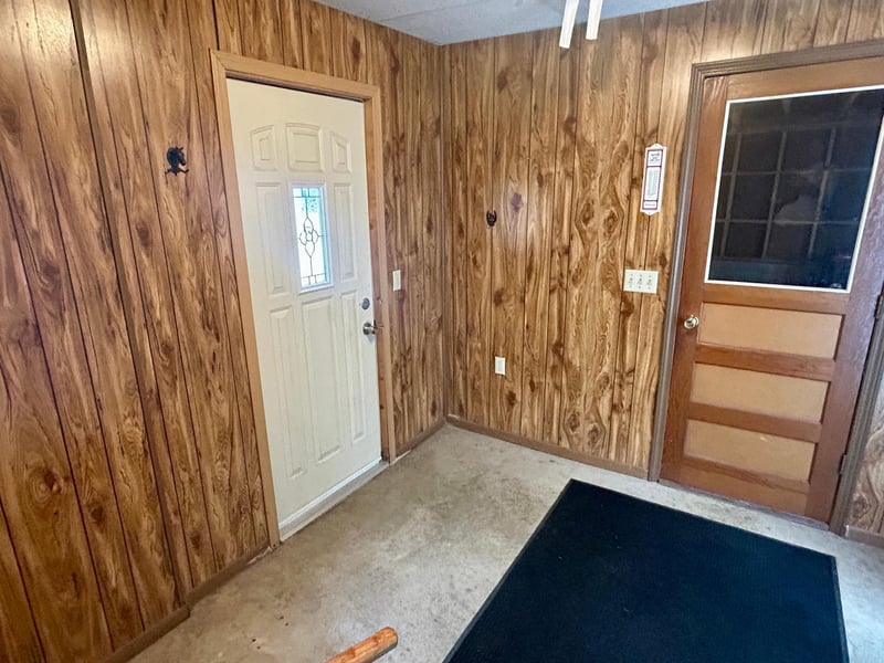9304 3rd St, New Auburn, MN 55366