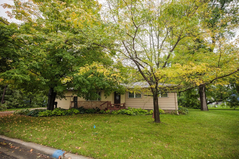 315 W 10th St, Morris, MN 56267