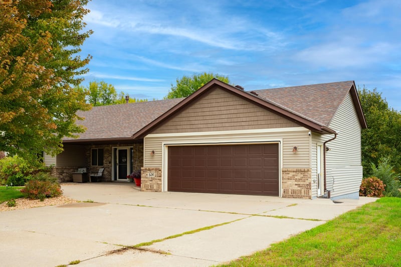 426 Maple Dr, Foley, MN 56329