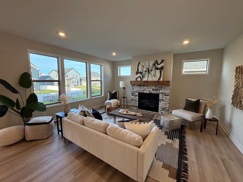 17924 Headwaters Dr, Lakeville, MN 55044