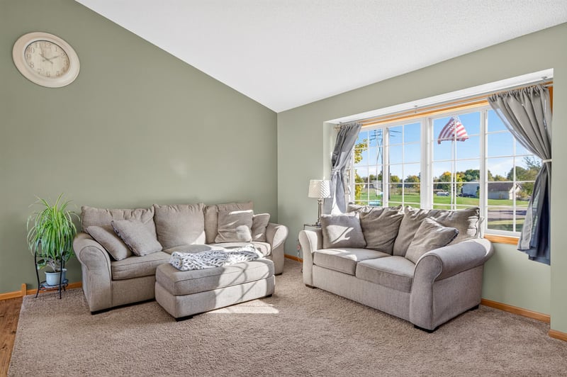 3765 Woodside Dr, Monticello, MN 55362