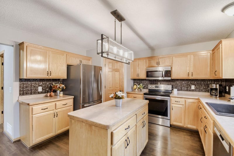 752 Melville Cir, Hastings, MN 55033