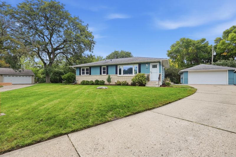 2029 Opal Pl, Eagan, MN 55122