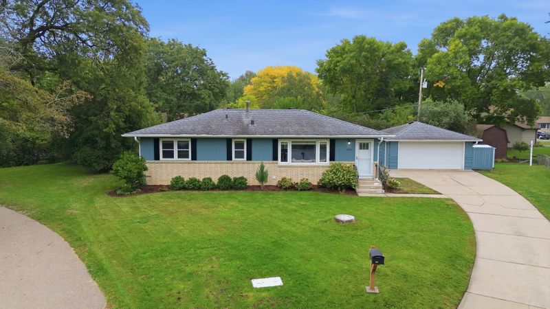 2029 Opal Pl, Eagan, MN 55122