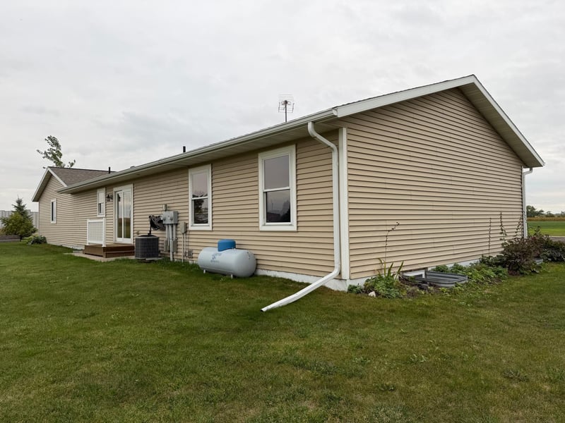 101 8th St S, Hoffman, MN 56339