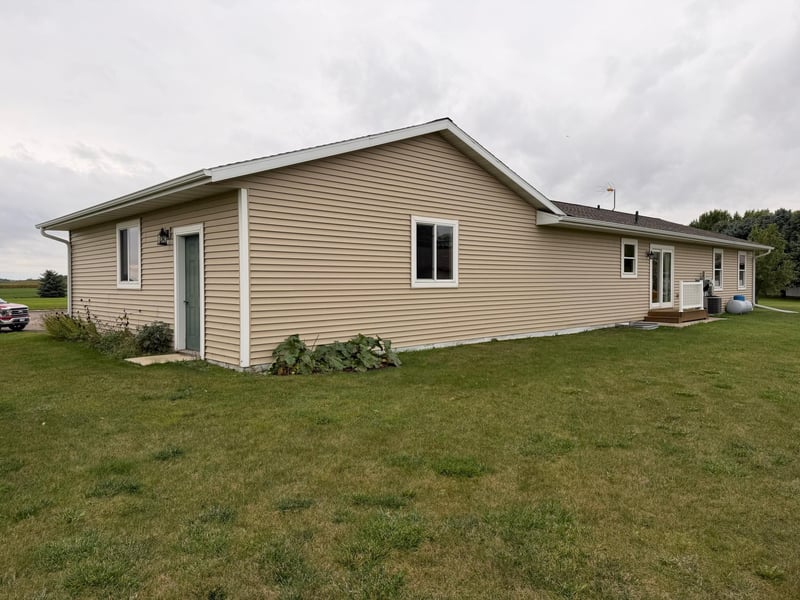 101 8th St S, Hoffman, MN 56339