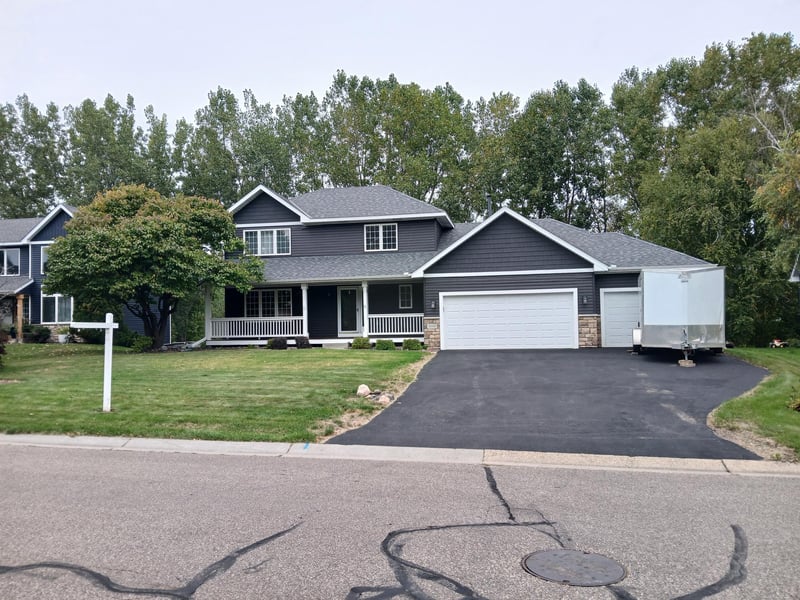 9040 Parkside Dr, Woodbury, MN 55125